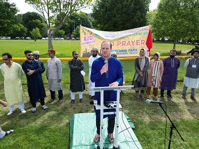 2-Minute Reminder: Hold Fast to the Qur'an